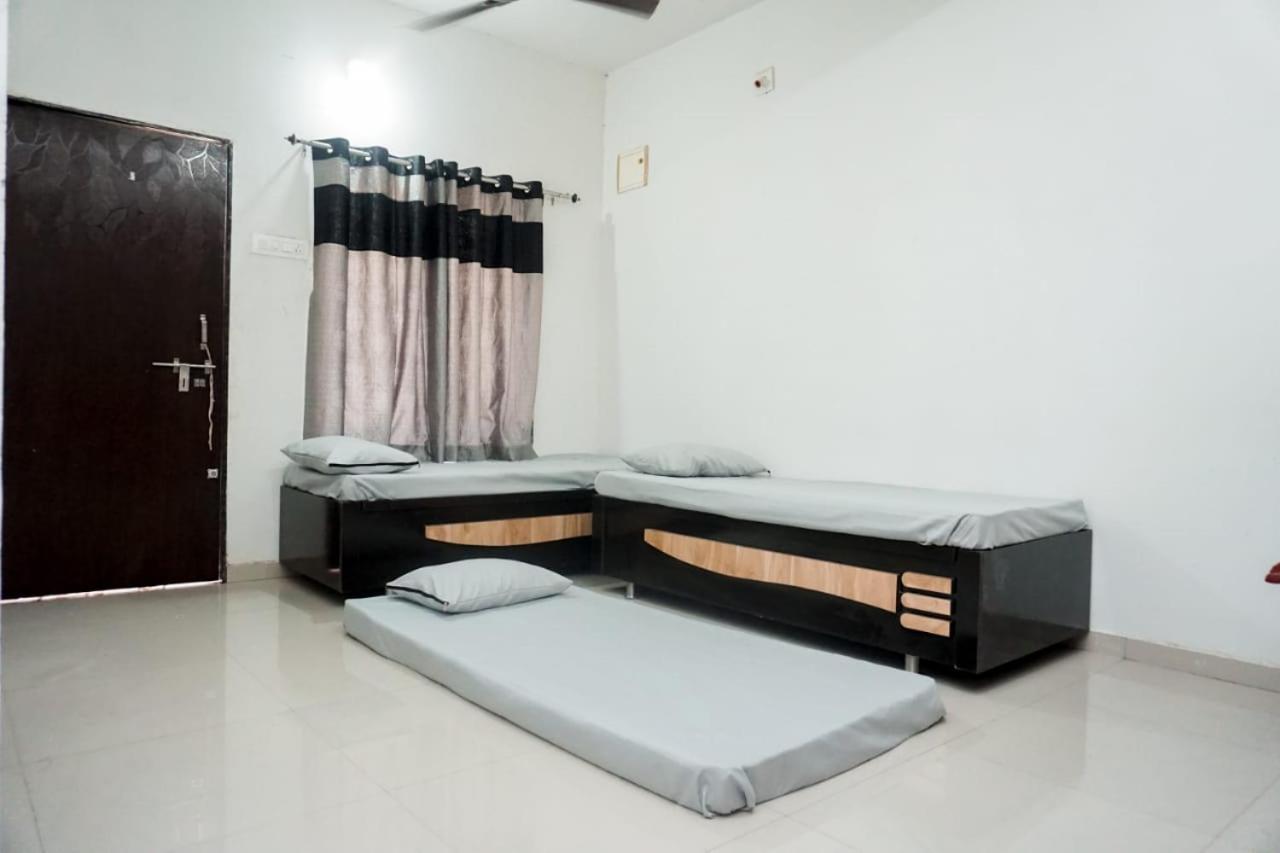 Mahadev Premium Homestay Garudeshwar Exterior photo